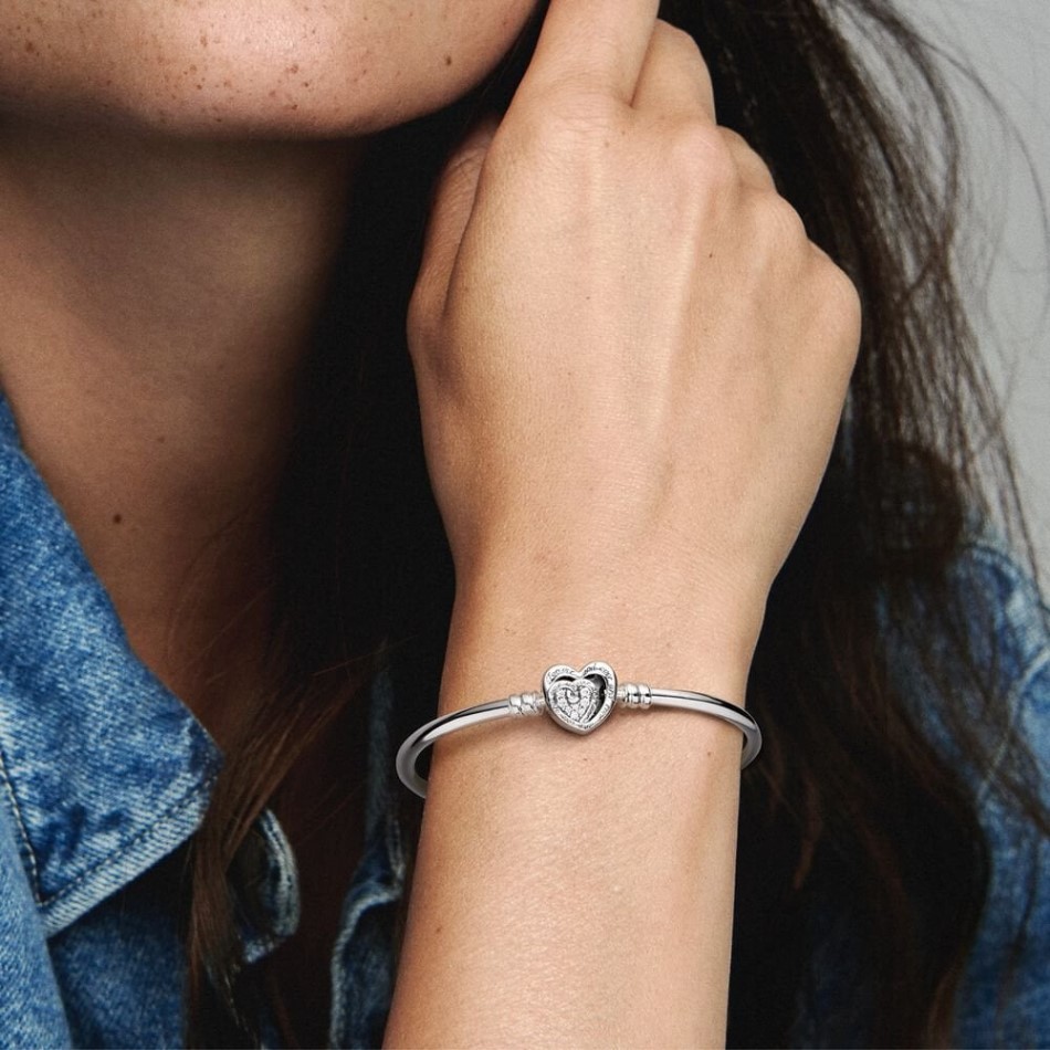 Moments Entwined Pandora NZ Infinite Hearts Clasp Bangle